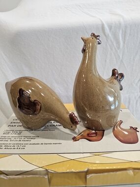 Glazed Ceramic Hen Figurine Set in Brown - Decorative Home Accents